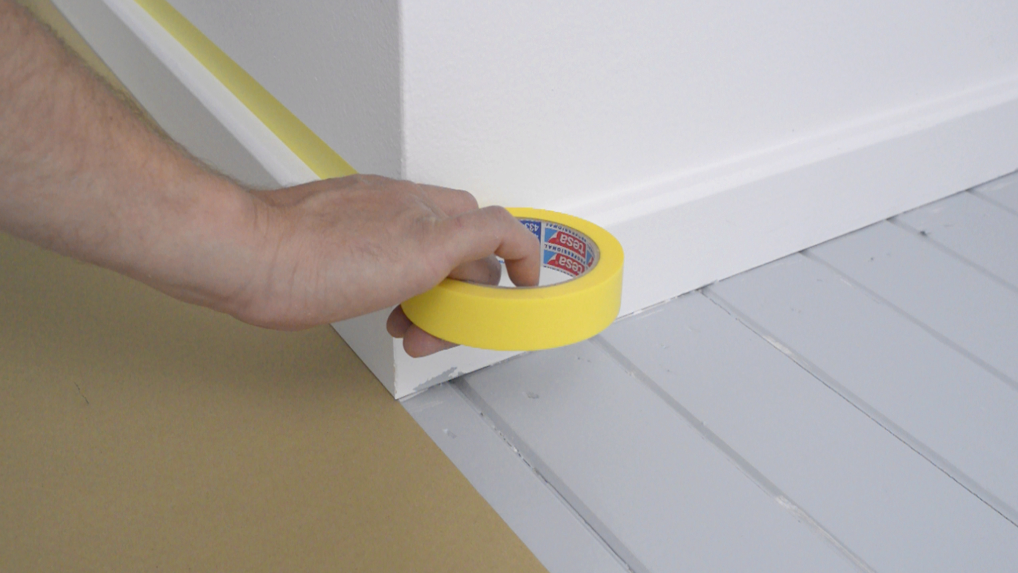 How to paint skirting
