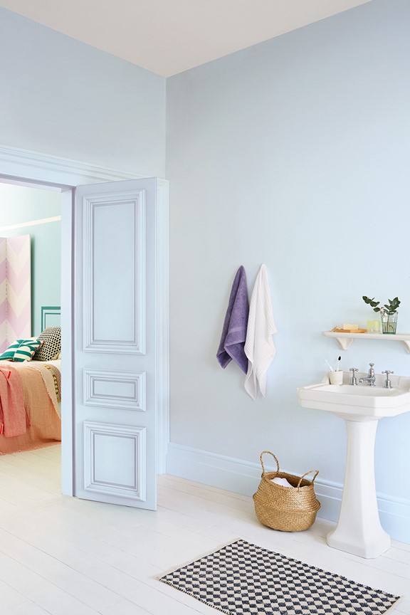 how to paint skirting boards bathroom
